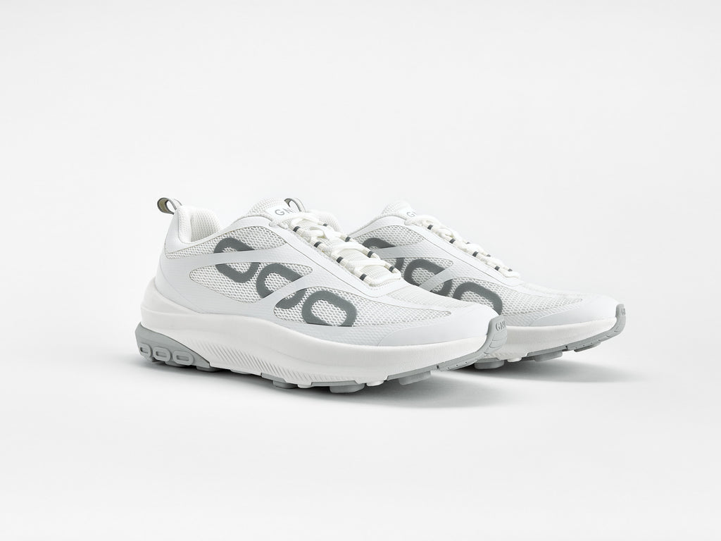 TRACK WALK White