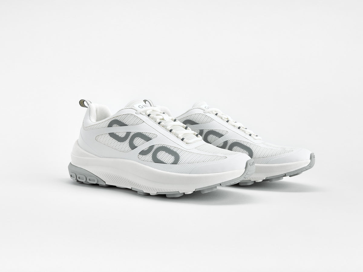 TRACK WALK White